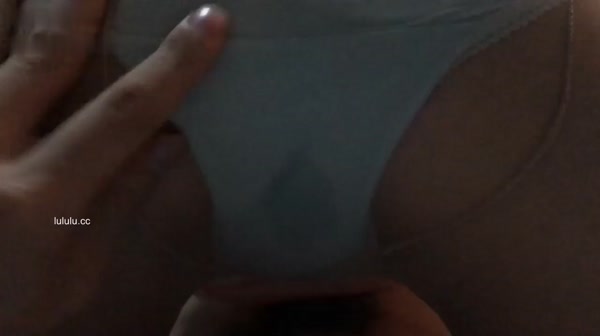 卧龙晓城,超粉嫩 00 后小美女很敏感，一模就出水了 1V+98P